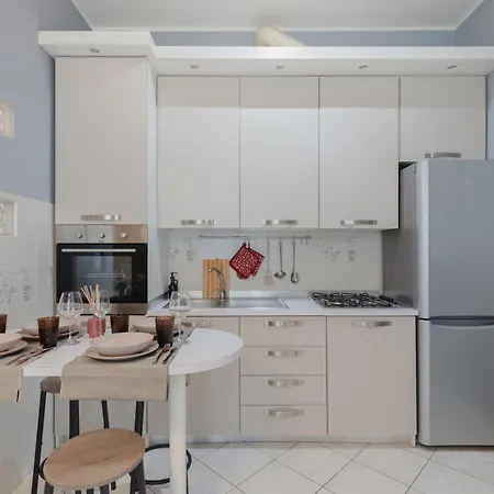 Gohost - Elegante E Luminoso A Due Passi Dal Duomo Apartamento Milão